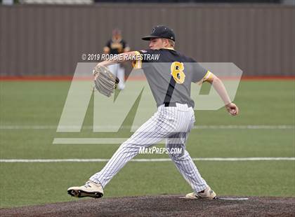 Thumbnail 3 in Sanger vs. Crandall (UIL 4A Region II Area Playoff) photogallery.