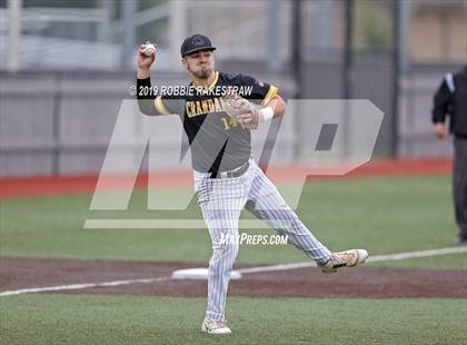 Thumbnail 2 in Sanger vs. Crandall (UIL 4A Region II Area Playoff) photogallery.