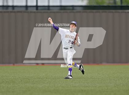 Thumbnail 2 in Sanger vs. Crandall (UIL 4A Region II Area Playoff) photogallery.