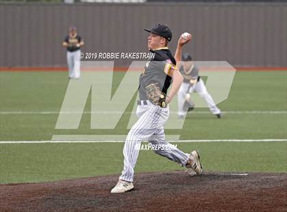 Thumbnail 1 in Sanger vs. Crandall (UIL 4A Region II Area Playoff) photogallery.