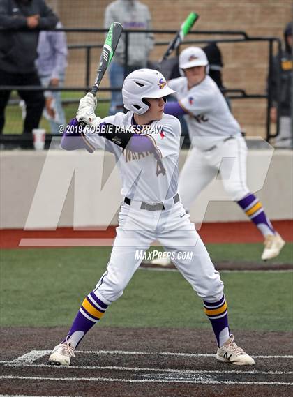Thumbnail 2 in Sanger vs. Crandall (UIL 4A Region II Area Playoff) photogallery.