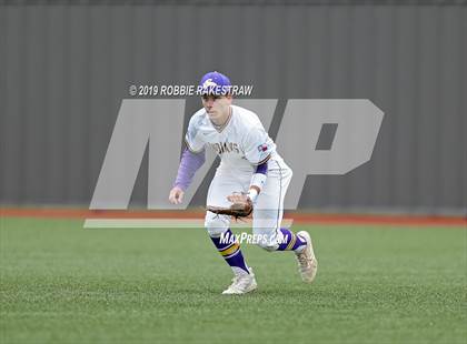 Thumbnail 1 in Sanger vs. Crandall (UIL 4A Region II Area Playoff) photogallery.
