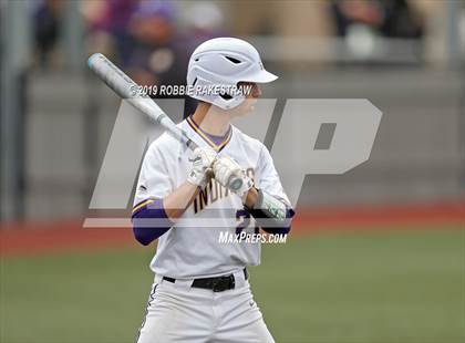 Thumbnail 1 in Sanger vs. Crandall (UIL 4A Region II Area Playoff) photogallery.
