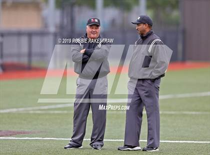 Thumbnail 3 in Sanger vs. Crandall (UIL 4A Region II Area Playoff) photogallery.