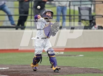 Thumbnail 2 in Sanger vs. Crandall (UIL 4A Region II Area Playoff) photogallery.
