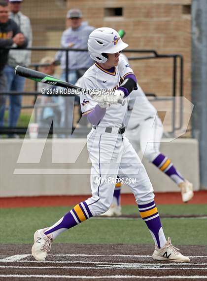 Thumbnail 2 in Sanger vs. Crandall (UIL 4A Region II Area Playoff) photogallery.