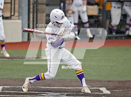 Thumbnail 2 in Sanger vs. Crandall (UIL 4A Region II Area Playoff) photogallery.