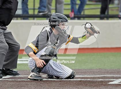 Thumbnail 3 in Sanger vs. Crandall (UIL 4A Region II Area Playoff) photogallery.