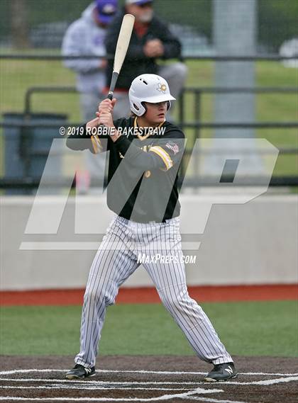 Thumbnail 1 in Sanger vs. Crandall (UIL 4A Region II Area Playoff) photogallery.