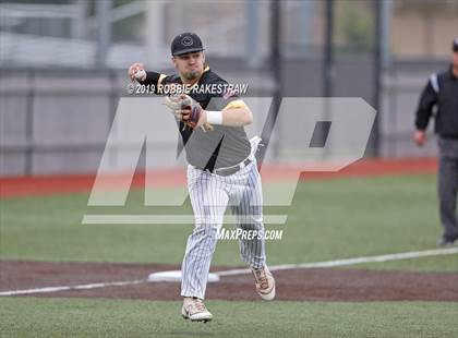 Thumbnail 1 in Sanger vs. Crandall (UIL 4A Region II Area Playoff) photogallery.
