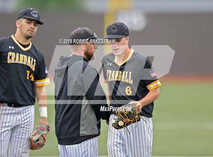 Thumbnail 1 in Sanger vs. Crandall (UIL 4A Region II Area Playoff) photogallery.