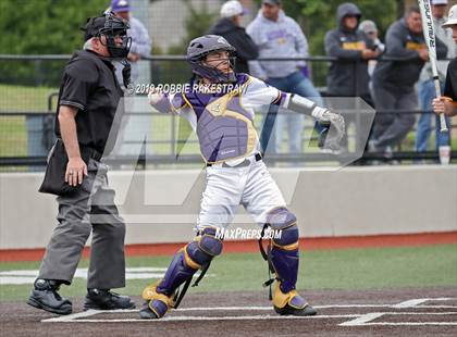 Thumbnail 1 in Sanger vs. Crandall (UIL 4A Region II Area Playoff) photogallery.