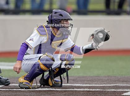 Thumbnail 2 in Sanger vs. Crandall (UIL 4A Region II Area Playoff) photogallery.