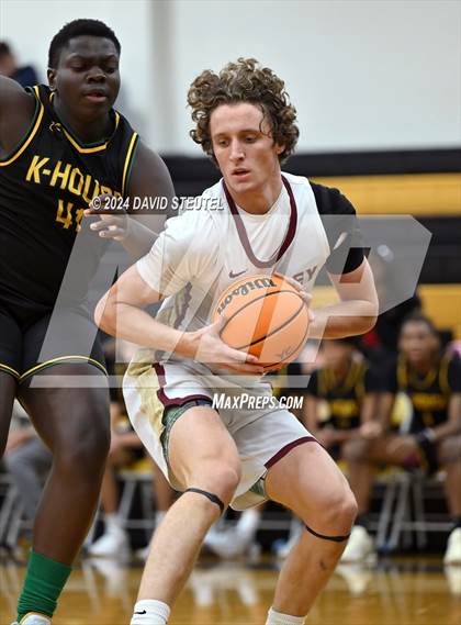 Thumbnail 1 in Kennedy vs. Whitney (Mel Good Holiday Classic) photogallery.