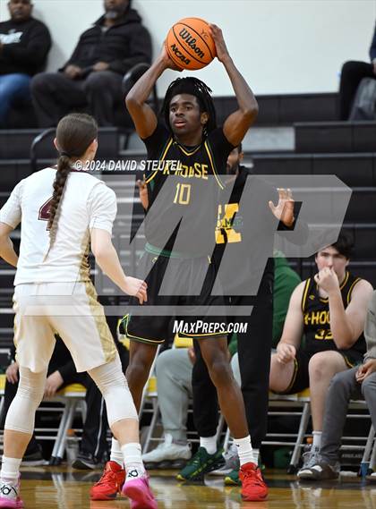 Thumbnail 1 in Kennedy vs. Whitney (Mel Good Holiday Classic) photogallery.
