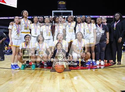 Thumbnail 1 in La Vega vs. Sunnyvale (UIL 4A Basketball State Final Medal Ceremony) photogallery.