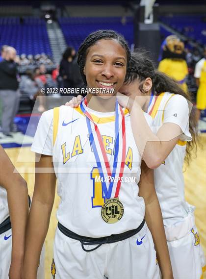 Thumbnail 1 in La Vega vs. Sunnyvale (UIL 4A Basketball State Final Medal Ceremony) photogallery.