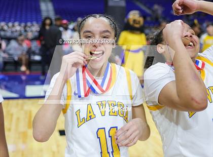 Thumbnail 2 in La Vega vs. Sunnyvale (UIL 4A Basketball State Final Medal Ceremony) photogallery.