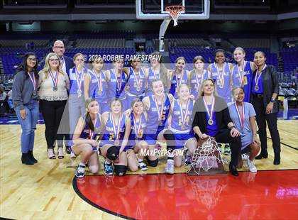 Thumbnail 2 in La Vega vs. Sunnyvale (UIL 4A Basketball State Final Medal Ceremony) photogallery.
