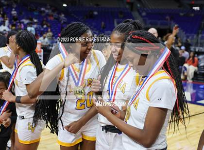 Thumbnail 2 in La Vega vs. Sunnyvale (UIL 4A Basketball State Final Medal Ceremony) photogallery.