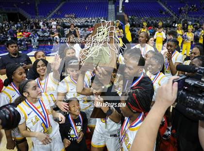 Thumbnail 3 in La Vega vs. Sunnyvale (UIL 4A Basketball State Final Medal Ceremony) photogallery.