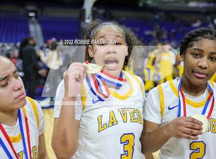 Thumbnail 2 in La Vega vs. Sunnyvale (UIL 4A Basketball State Final Medal Ceremony) photogallery.