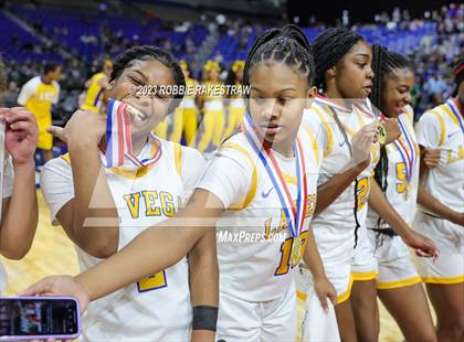 Thumbnail 3 in La Vega vs. Sunnyvale (UIL 4A Basketball State Final Medal Ceremony) photogallery.