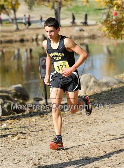 Thumbnail 2 in CIF State Cross Country Championships (Boys Division II) photogallery.