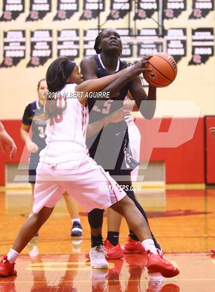 Thumbnail 1 in Decatur Central vs. Pike photogallery.