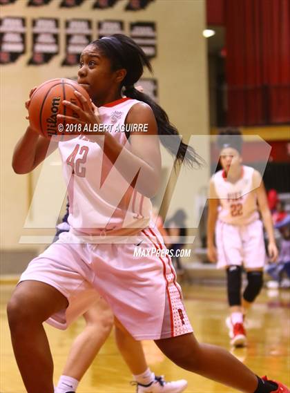 Thumbnail 1 in Decatur Central vs. Pike photogallery.