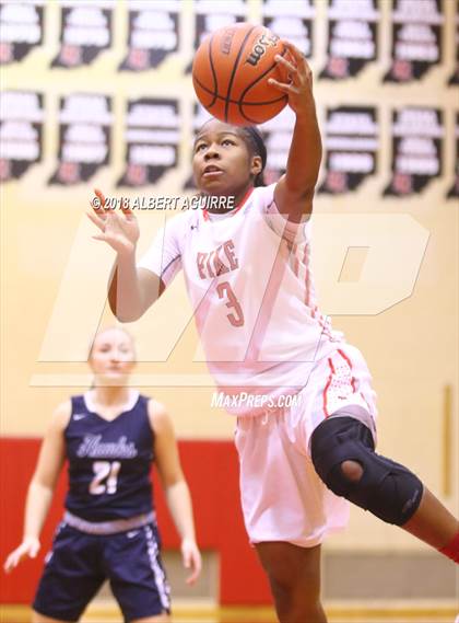 Thumbnail 2 in Decatur Central vs. Pike photogallery.