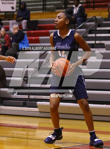 Thumbnail 3 in Decatur Central vs. Pike photogallery.