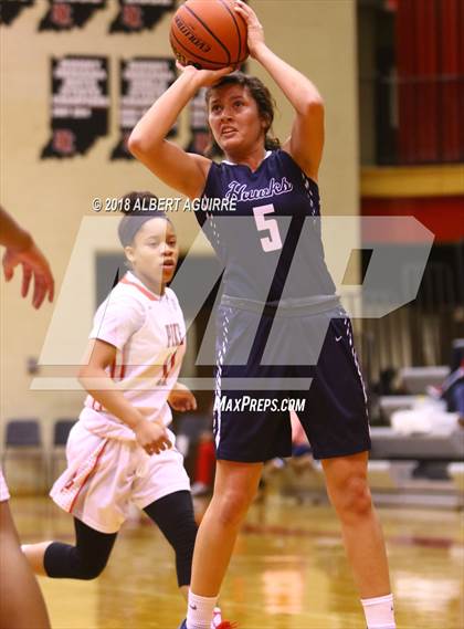 Thumbnail 3 in Decatur Central vs. Pike photogallery.