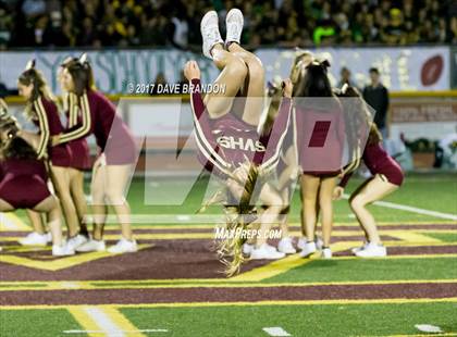 Thumbnail 3 in Royal @ Simi Valley photogallery.