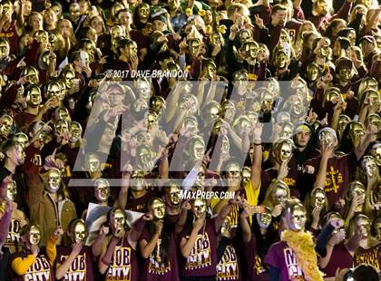 Thumbnail 2 in Royal @ Simi Valley photogallery.