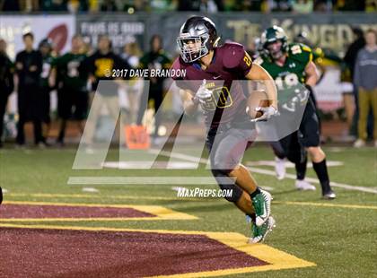 Thumbnail 3 in Royal @ Simi Valley photogallery.