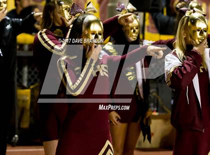 Thumbnail 3 in Royal @ Simi Valley photogallery.
