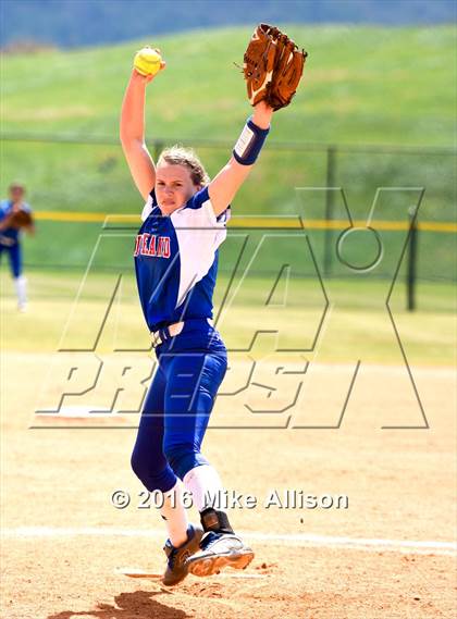 Thumbnail 2 in Cleveland vs Bradley Central photogallery.