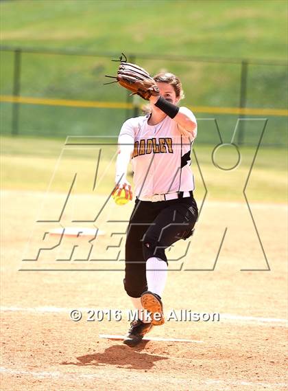 Thumbnail 1 in Cleveland vs Bradley Central photogallery.