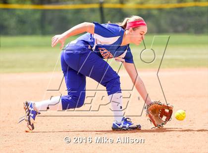 Thumbnail 2 in Cleveland vs Bradley Central photogallery.