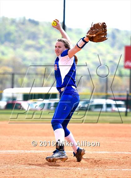 Thumbnail 3 in Cleveland vs Bradley Central photogallery.