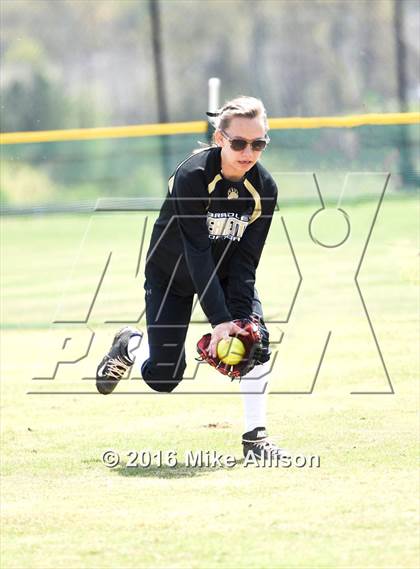 Thumbnail 3 in Cleveland vs Bradley Central photogallery.