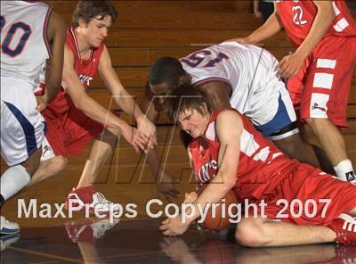 Thumbnail 2 in St. Joseph Notre Dame vs St. George-Canada (Torrey Pines Holiday Prep Classic) photogallery.