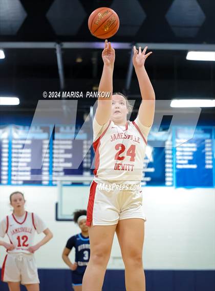 Thumbnail 2 in Bishop Grimes vs Jamesville-Dewitt photogallery.