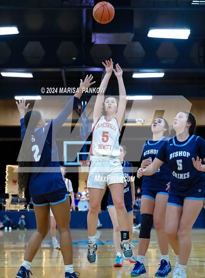 Thumbnail 2 in Bishop Grimes vs Jamesville-Dewitt photogallery.