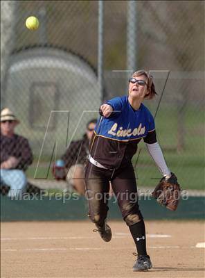 Thumbnail 2 in Lincoln vs. Del Oro (Pre-Season Tournament of Champions) photogallery.