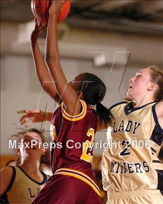 Thumbnail 2 in Edison vs. Nevada Union (Section Playoffs) photogallery.