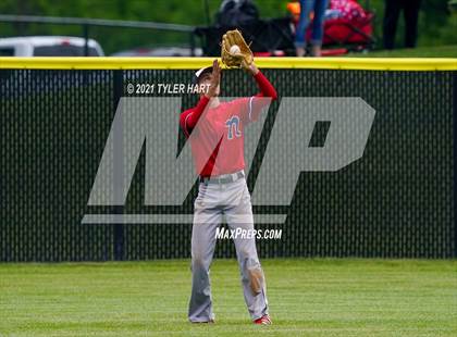 Thumbnail 3 in Terre Haute North Vigo vs. Plainfield (Sectional Semifinal) photogallery.