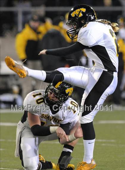 Thumbnail 1 in Shawnee vs. Cardinal Mooney (OHSAA D3 Final) photogallery.
