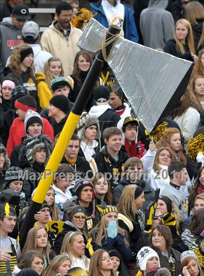 Thumbnail 3 in Shawnee vs. Cardinal Mooney (OHSAA D3 Final) photogallery.